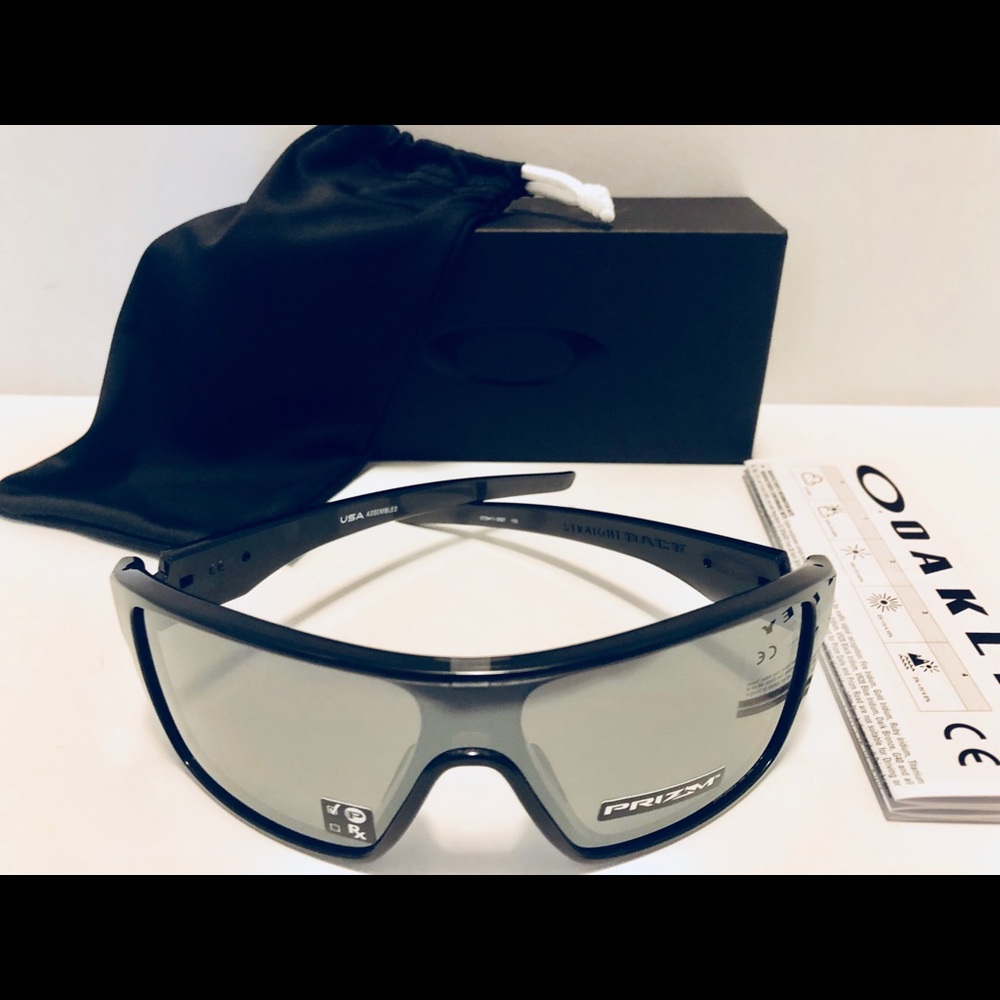 Oakley Sunglasses STRAIGHTBACK Black Polarized New